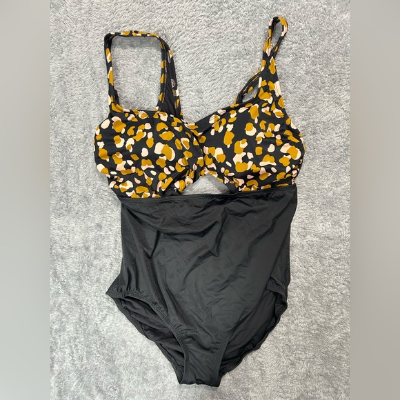 Beach Betty Slimming Control Cut Out Tie-Front One Piece Swimsuit Animal Sz 2X - Picture 3 of 16